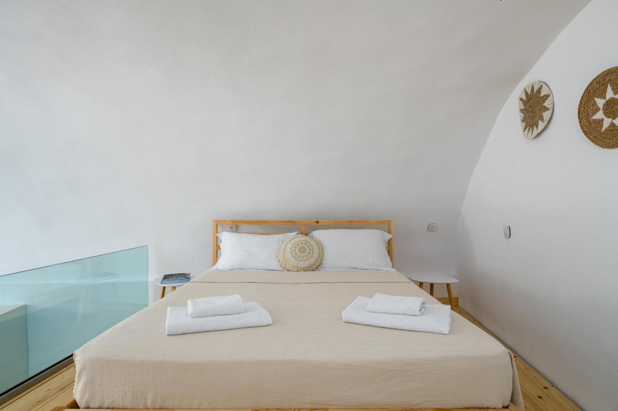 Angeleve Villa With Private Jacuzzi 산토리니 외부 사진