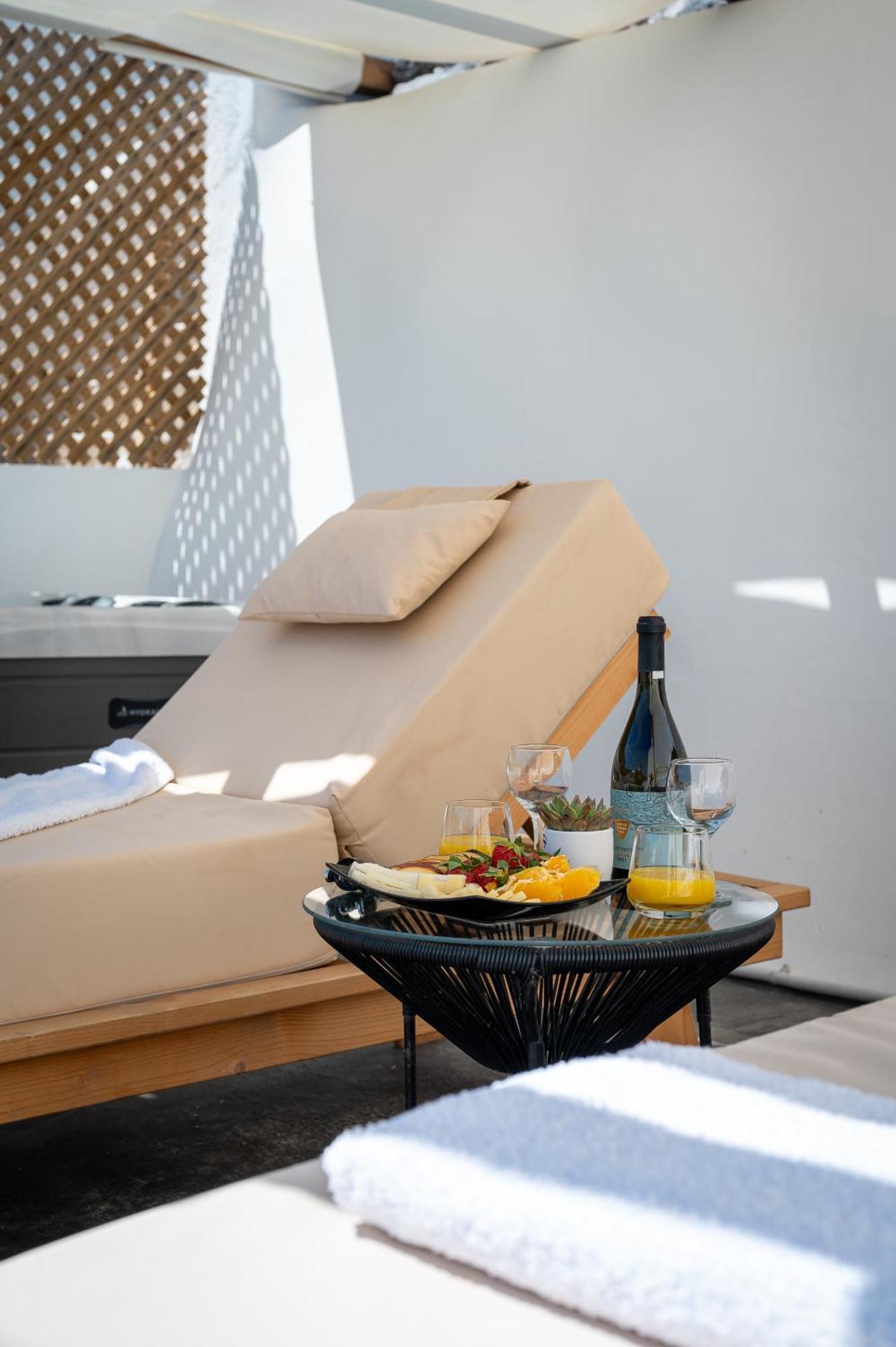 Angeleve Villa With Private Jacuzzi 산토리니 외부 사진